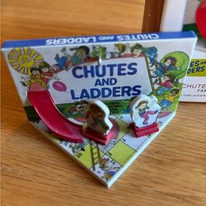 Hallmark Keepsake 2018 Ornament Family Games Night series 5th Ed Chutes& Ladders